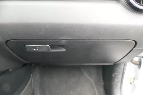 Audi A1 1X Handschuhfach Griff für Handschuhfachdeckel Deckel Klappe schwarz