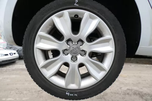 4x Audi A1 8X Alufelgen 215/45R16 90V Sommerreifen Reifen 4-5mm 8X0601025B /AS (173056)