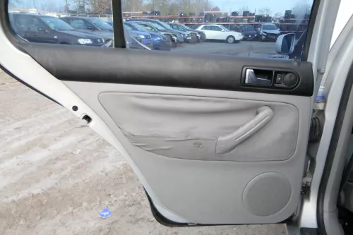 1x VW Golf 4 1J Limousine Türverkleidung Verkleidung Tür hinten links grau Griff