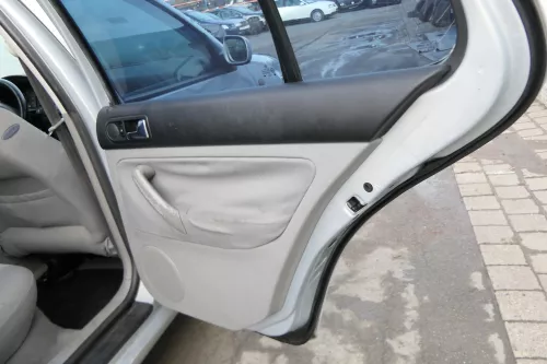 1x Golf 4 1J Limousine Türverkleidung Verkleidung Tür hinten rechts grau Griff (173296)