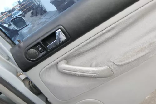 1x Golf 4 1J Limousine Türverkleidung Verkleidung Tür hinten rechts grau Griff (173296)