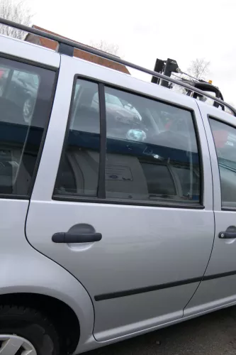 VW Golf 4 Bora Tür hinten rechts nur Kombi / Variant silber LA7W -ohne Anbauteil (173390)