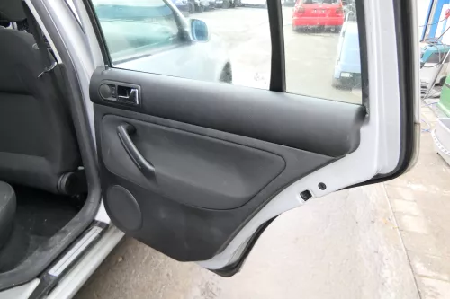 1x VW Golf 4 1J Kombi Türverkleidung Verkleidung Tür hinten rechts schwarz (173400)