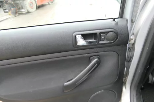 1x VW Golf 4 1J Kombi Türverkleidung Verkleidung Tür hinten links schwarz (173401)