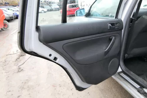 1x VW Golf 4 1J Kombi Türverkleidung Verkleidung Tür hinten links schwarz  (173401)