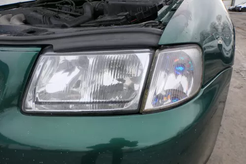 Audi A3 8L Scheinwerfer links bis ca. Bj. 1999 mit Blinker (173628)