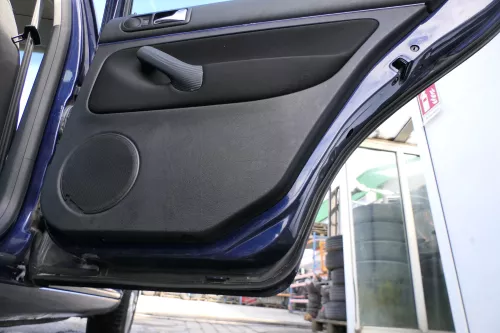 1x VW Golf 4 1J Limousine Türverkleidung Verkleidung Tür hinten rechts schwarz (174400)