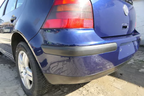VW Golf 4 Limousine Stoßstange hinten Heckstoßstange Stoßfänger blau LB5N (174405)