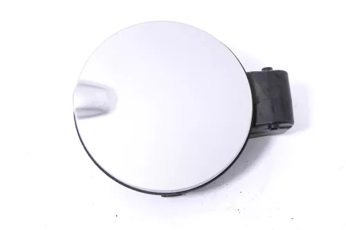Skoda Fabia 5J Limousine Tankdeckel Deckel Tank Tankverschluß silber LA7W
