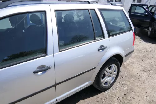 VW Golf 4 Bora Tür hinten links nur Kombi / Variant silber LA7W - ohne Anbauteil (174980)