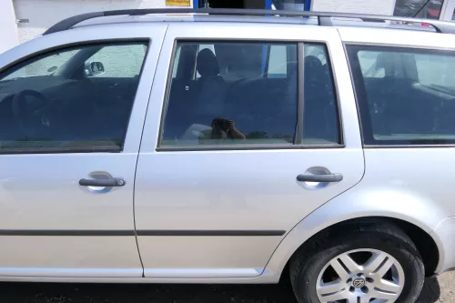 VW Golf 4 Bora Tür hinten links nur Kombi / Variant silber LA7W - ohne Anbauteil