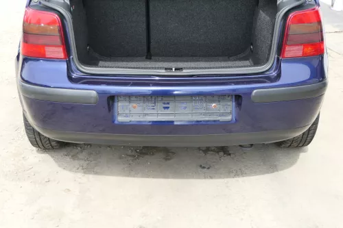VW Golf 4 Limousine Stoßstange hinten Heckstoßstange Stoßfänger blau LB5N (175011)