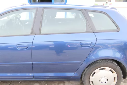 Audi A3 8P 4/5-Türer Tür hinten links Türblatt mit Rahmen blau LZ5C (175026)