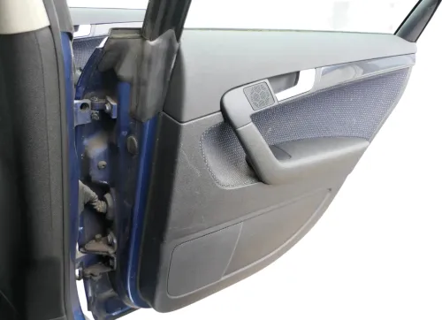 1x Audi A3 8P Türverkleidung Verkleidung Tür hinten rechts 4/5-Türer schwarz (175036)