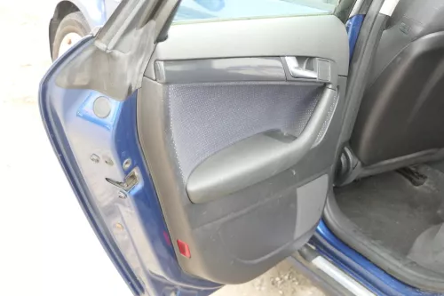 1x Audi A3 8P Türverkleidung Verkleidung Tür hinten links 4/5-Türer schwarz (175037)