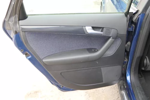 1x Audi A3 8P Türverkleidung Verkleidung Tür hinten links 4/5-Türer schwarz (175037)