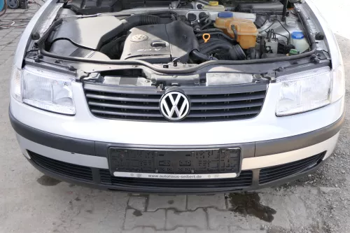 VW Passat 3B Stoßstange vorne Frontstoßstange Stoßfänger silber LB7Z grau  (175094)