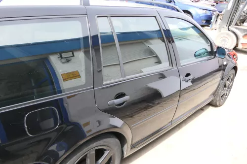 VW Golf 4 Bora Tür hinten rechts nur Kombi / Variant schwarz LC9Z -ohne Anbautei (175129)