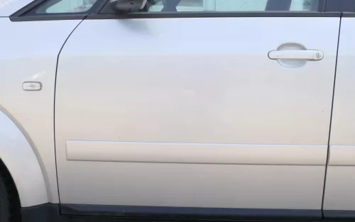 Audi A2 8Z Tür nur das Türblatt vorne links silber LY7W - ohne Anbauteile