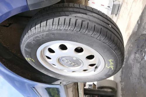 4x Audi A3 8L Alufelgen Reifen 195/65 R15 Sommerreifen 5-7mm 8L0601025E (175477)