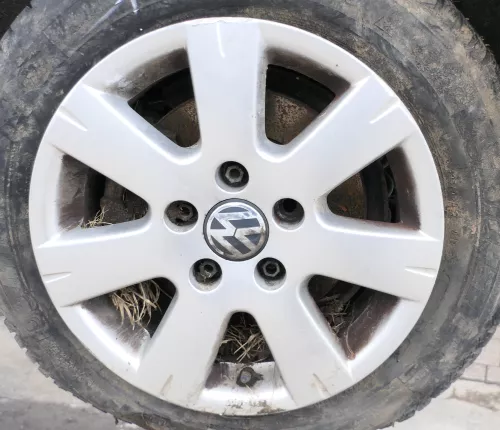 1x VW Caddy 2K Alufelge Felge 2K1071495 666 KBA 46109 6,5x15H2 ET50 5x112    HL (175700)