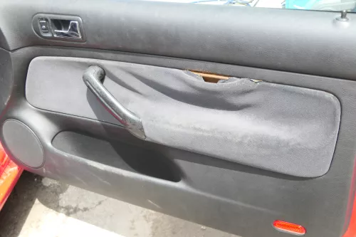 1x VW Golf 4 Türverkleidung Verkleidung Tür vorne rechts schwarz 2/3-Türer  (175796)