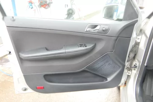 1 x Fabia 6Y Türverkleidung Verkleidung Tür vorn vorne links schwarz anthrazit