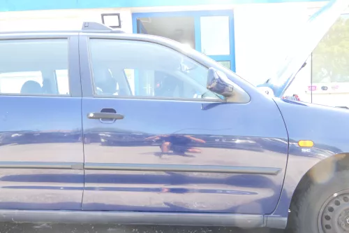 VW Polo Variant Kombi 6Kv oder Caddy 9Kv Tür vorne rechts blau LA5E ohneAnbau