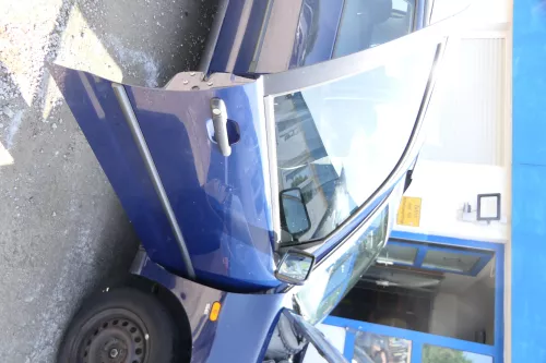 VW Polo Variant Kombi 6Kv oder Caddy 9Kv Tür vorne rechts blau LA5E ohneAnbau (176137)