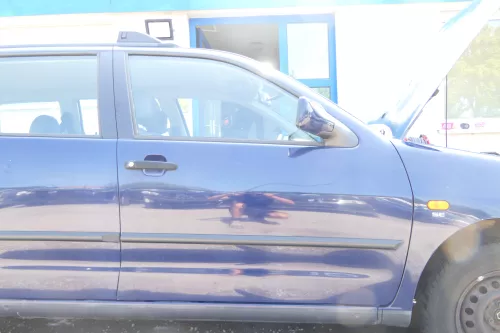 VW Polo Variant Kombi 6Kv oder Caddy 9Kv Tür vorne rechts blau LA5E ohneAnbau (176137)