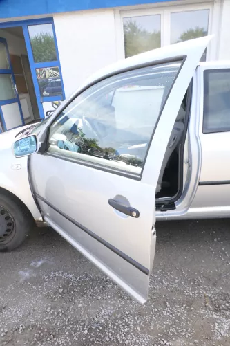 VW Golf 4 Tür vorne links Fahrertür 2/3-Türer silber LA7W ohneAnbauteile (176165)