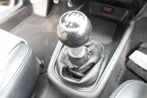 Audi A3 8L Schaltknauf Schaltsack Schaltung Schaltknüppel 5-Gang gelocht TDI 1,8 (176213)