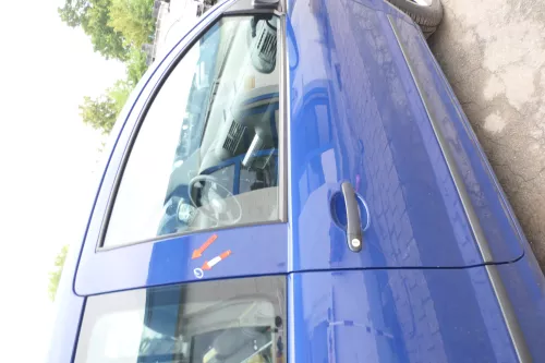 VW Fox 5Z Tür vorne rechts Beifahrertür blau LL5M - ohne Anbauteile (176377)