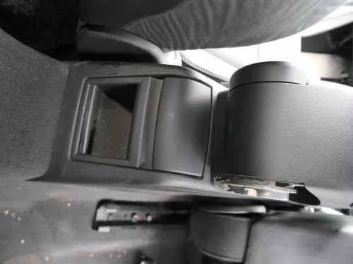 Audi A3 8P Aschenbecher Aschen Becher 8P0857961 hinten schwarz (176523)