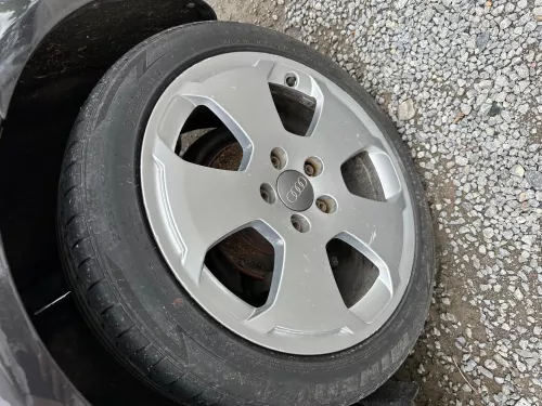4X A4 8E A3 8P Alufelgen 225/45 ZR17 94Y Sommerreifen Reifen 4-6mm 8P0601025C (176539)
