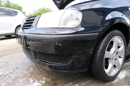 VW Polo 6N2 Stoßstange vorne Frontstoßstange Stoßfänger schwarz L041 + Grill (176638)
