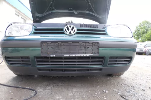 VW Golf 4 1J Stoßstange vorne Stoßfänger vorn grün LC6M