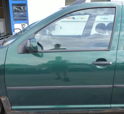 VW Golf 4 Bora Tür vorne links Fahrertür 4/5-Türer Kombi Variant grün LC6M