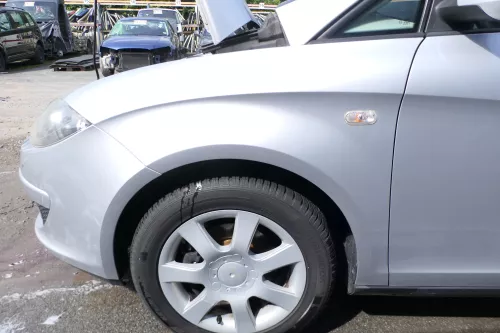 Seat Altea 5P Kotflügel vorne links grau silber LS7N