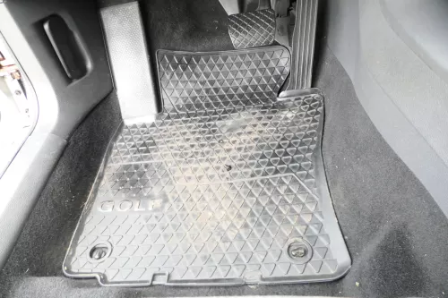 2x Original Golf 5 1K Fußmatte Fußmatten Gummi Gummimatte links + rechts vorne (176915)