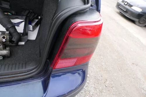 VW Golf 4 Limousine Stoßstange hinten Heckstoßstange Stoßfänger blau LB5N (177095)