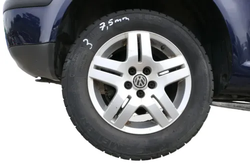 4x Golf 4 Bora Alufelgen Felgen 195/65 R15 Winterreifen Reifen 1J0601025Q 6-7mm (177103)