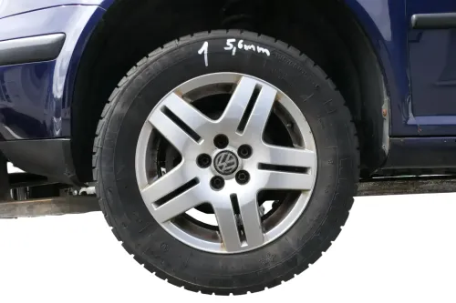 4x Golf 4 Bora Alufelgen Felgen 195/65 R15 Winterreifen Reifen 1J0601025Q 6-7mm