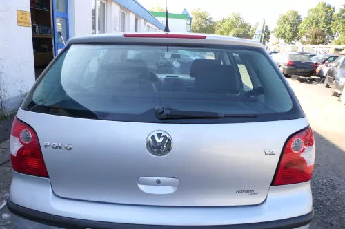 VW Polo 9N3 Fun Heckklappe Kofferraumklappe Klappe hinten Scheibe silber LA7W