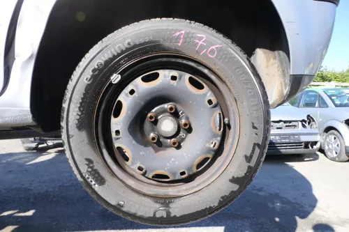 2x VW Polo 9N Felgen Reifen 165/70 R14 81T Sommerreifen 5jx14H2 ET35 ca. 6-7 mm