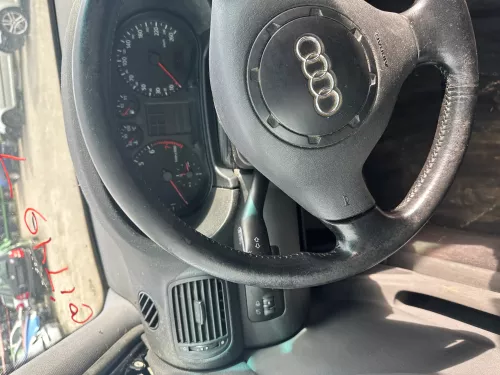 Q828 Audi A4 B5 A6 4B A8 Lenkrad schwarz 3-speichen    MIT airbag (177191)