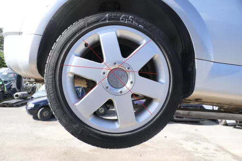 2x VW Golf 5 9N 6Y Reifen 225/45 R17 H Winterreifen ca. 6-7mm NUR REIFEN