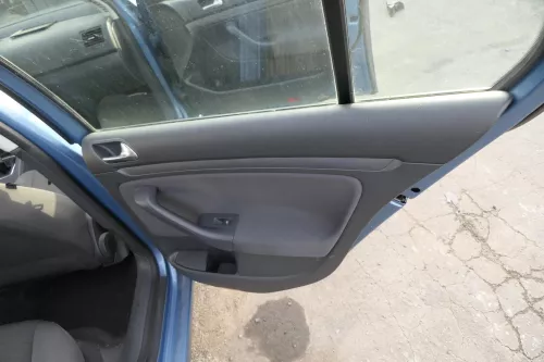 1x Golf 5 Limousine Türverkleidung Verkleidung Tür hinten rechts 4/5-Türer schwa