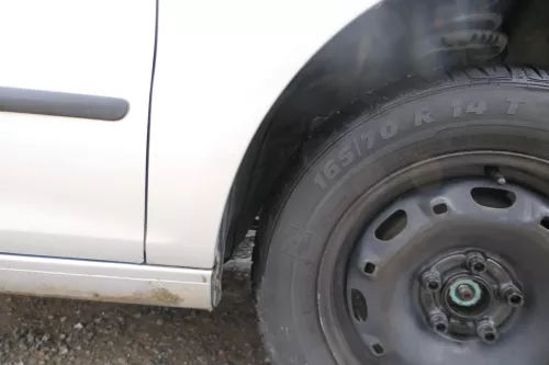 VW Fox 5Z Kotflügel vorne rechts silber LA7W (177666)