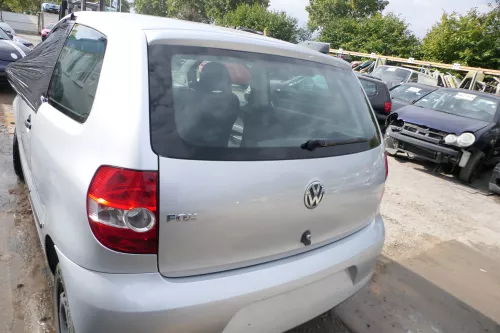 VW Fox 5Z Heckklappe Kofferraumklappe Klappe hinten + Scheibe silber LA7W (177669)
